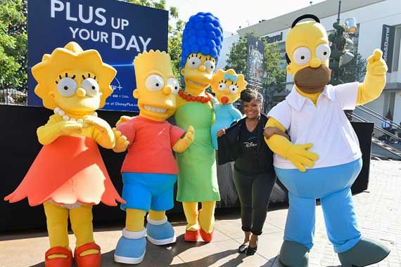 La famille Simpson avec Yvette Nicole Brown au lancement de la plateforme Disney+ le 12 novembre.