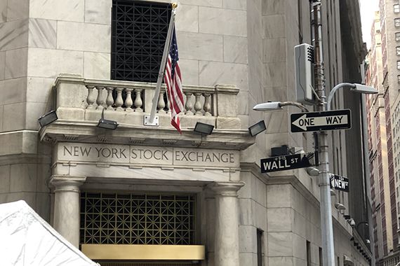 US Stock Market Continues Winning Streak with Strong Economic Indicators