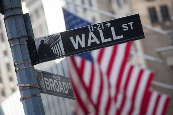 Panneau de signalisation sur lequel Wall Street est écrit