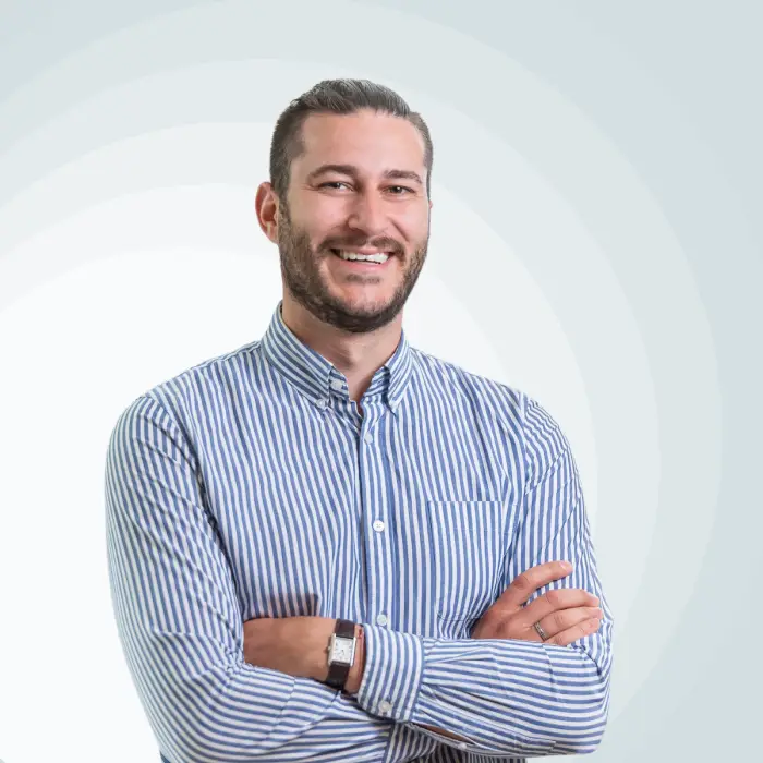 Anton Antonov, associé en certification Anton Antonov, associé en certification