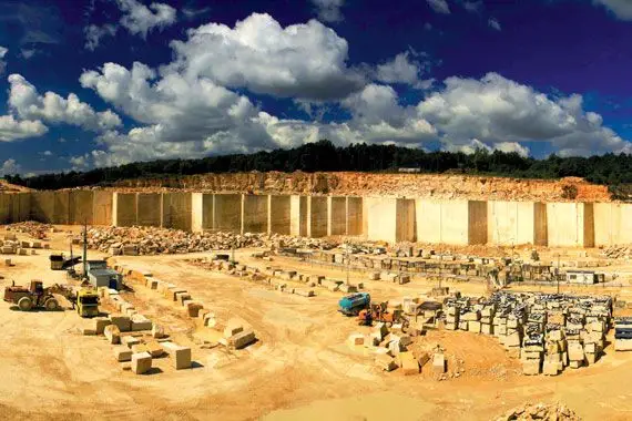 Polycor L Expansion internationale: Polycor voit encore plus grand - Les Affaires