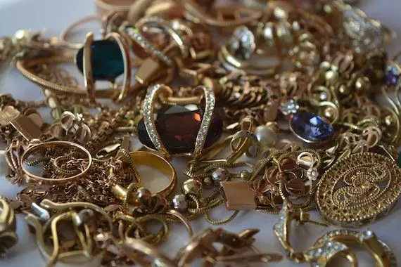 Les prix record de l’or font reluire le recyclage de bijoux