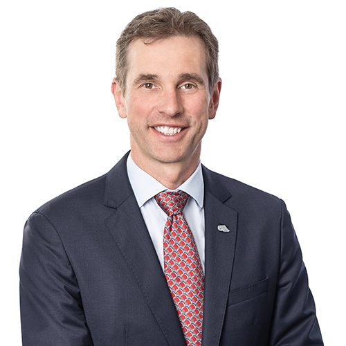 Cascades accueille Hugues Simon comme nouveau président et chef de la direction Cascades accueille Hugues Simon comme nouveau président et chef de la direction