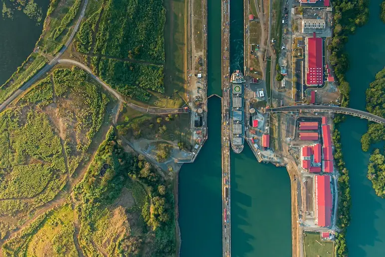 Opération du canal: le Panama prend le contrôle de deux ports exploités par CK Hutchison