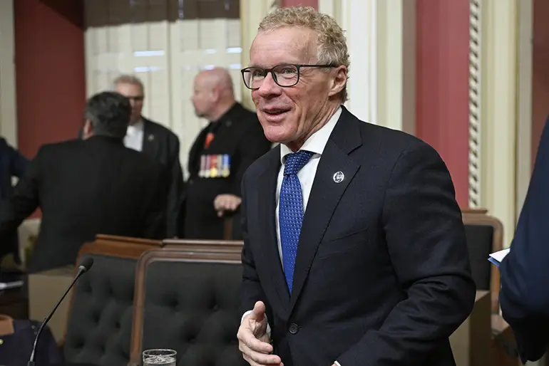 Syndicats: le projet de loi du ministre Boulet amendé