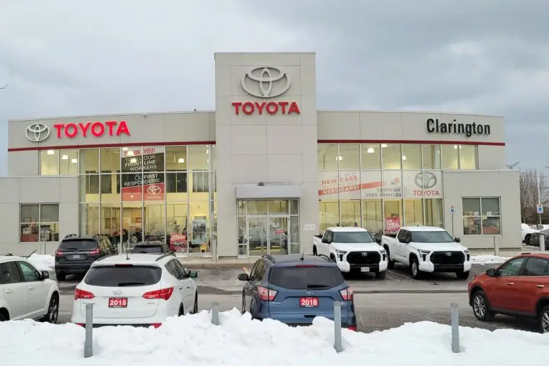 Les ventes au détail ont reculé de 0,4 % en décembre, selon Statistique Canada