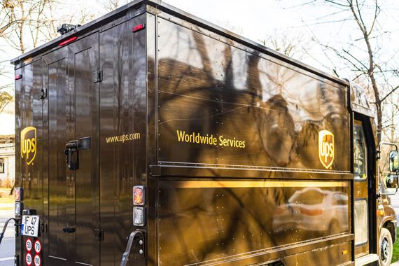 Un camion de livraison de colis de UPS.