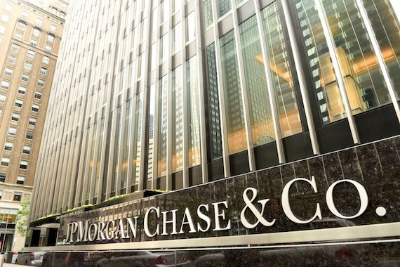 Une vitrine de la banque JP Morgan Chase