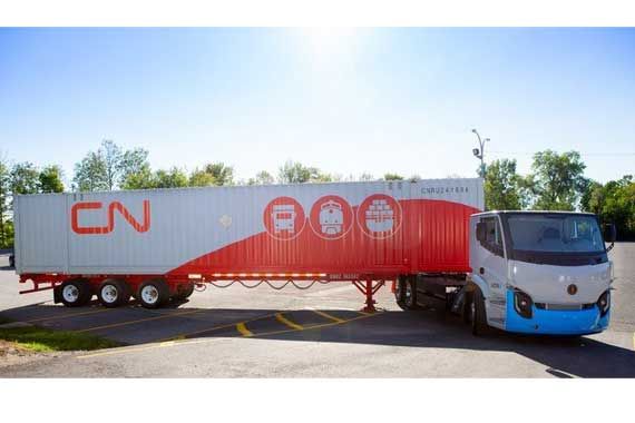 Un camion du CN conçu par Électrique Lion.