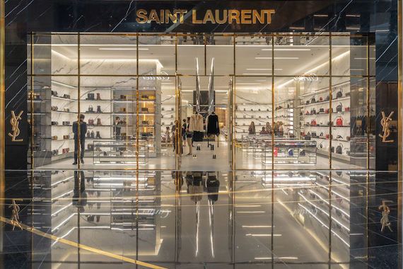 Une boutique Yves Saint Laurent