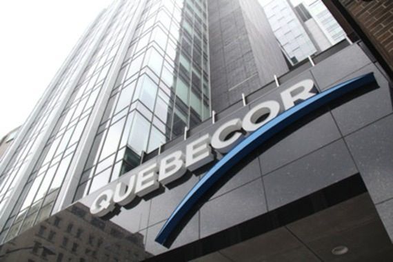 Le logo de Québecor sur un bâtiment