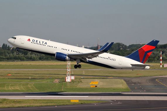 Un avion de Delta Air Lines qui décolle.