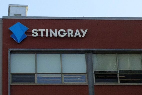 Logo de Stingray Digital sur un mur du siège social de l'entreprise.