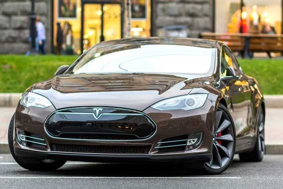 Un véhicule Tesla.