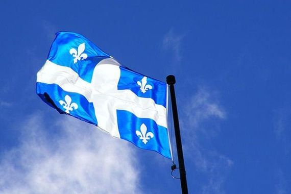 Un drapeau du Québec.
