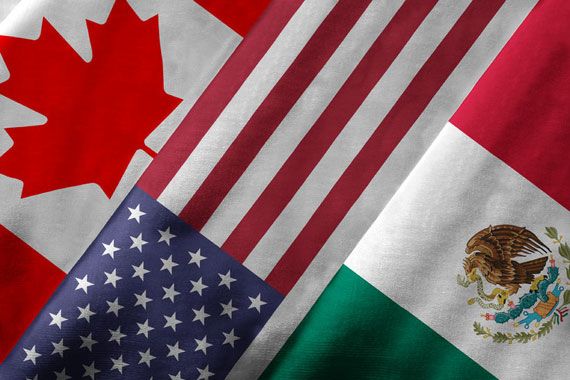 Les drapeaux du Canada, des États-Unis et du Mexique.