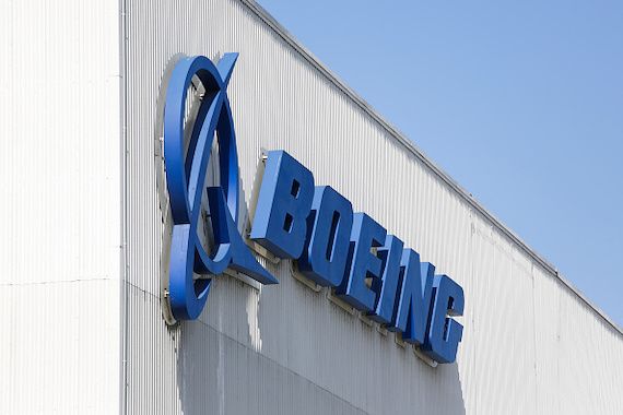 Le logo de Boeing sur un bâtiment