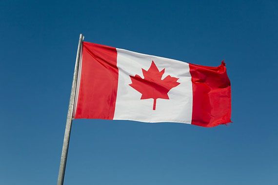 Un drapeau du Canada.