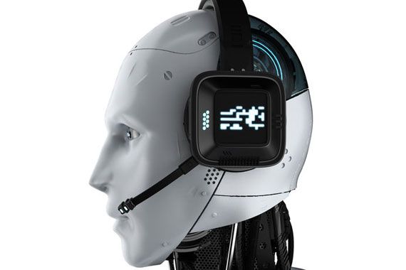 Un robot équipé d'un casque d'écoute avec microphone.