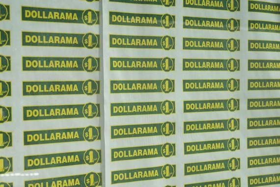 Des logos de Dollarama