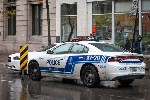 Une voiture de police à Montréal.