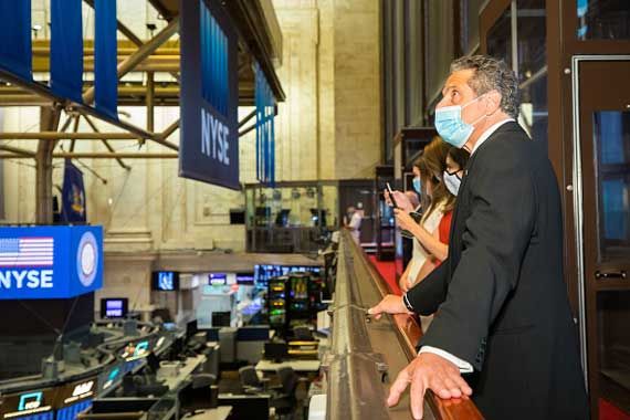 Andrew Cuomo à la réouverture du parquet de Wall Street.