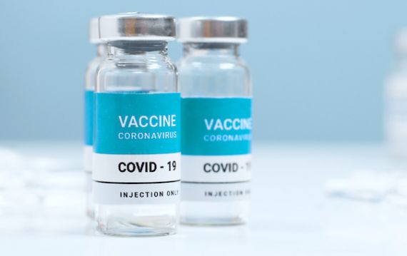 Des fioles de vaccin contre la COVID-19