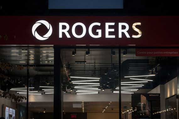 La devanture d'un magasin Rogers