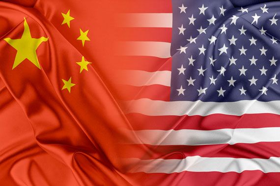 Les drapeaux chinois et américain