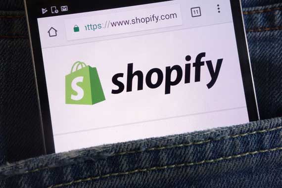 Le logo de Shopify sur un écran de téléphone intelligent.