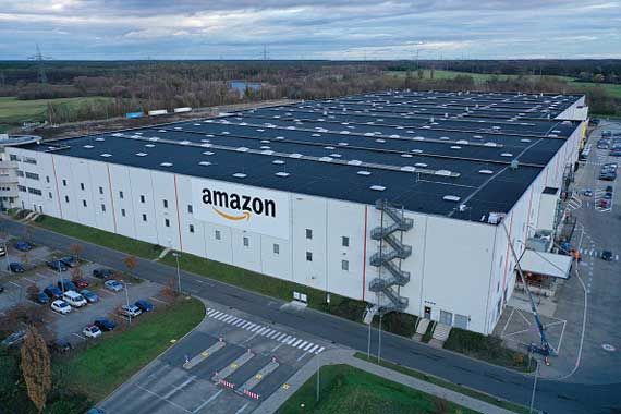Un centre de distribution d'Amazon