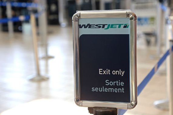Une pancarte de WestJet